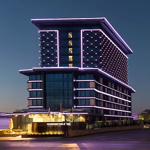 מלון Golden Tulip Bayrampasa